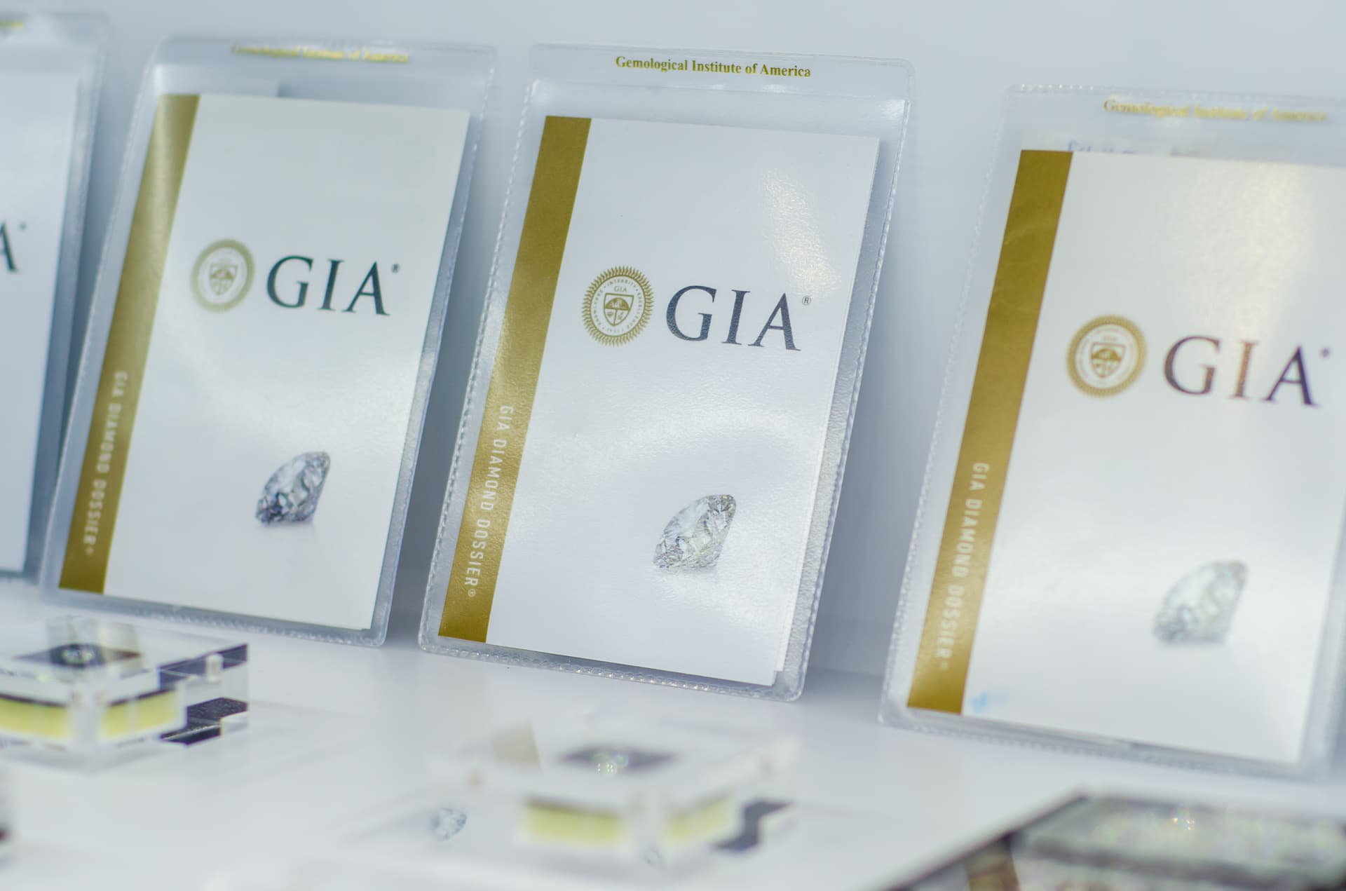 Expertise gemmologique diamant à Issy-les-Moulineaux